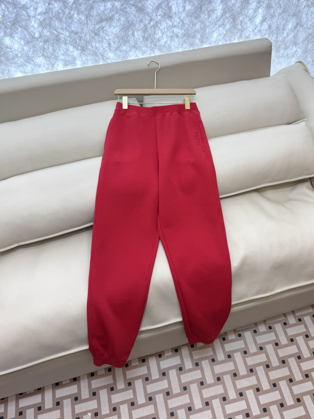 YO026#新款套装⚠️。
max 顶级复制 11 版 高端定制版 刺绣logo 真皮标 运动休闲开衫➕