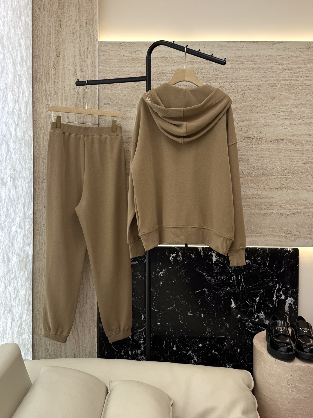 YO026#新款套装⚠️。
max 顶级复制 11 版 高端定制版 刺绣logo 真皮标 运动休闲开衫➕