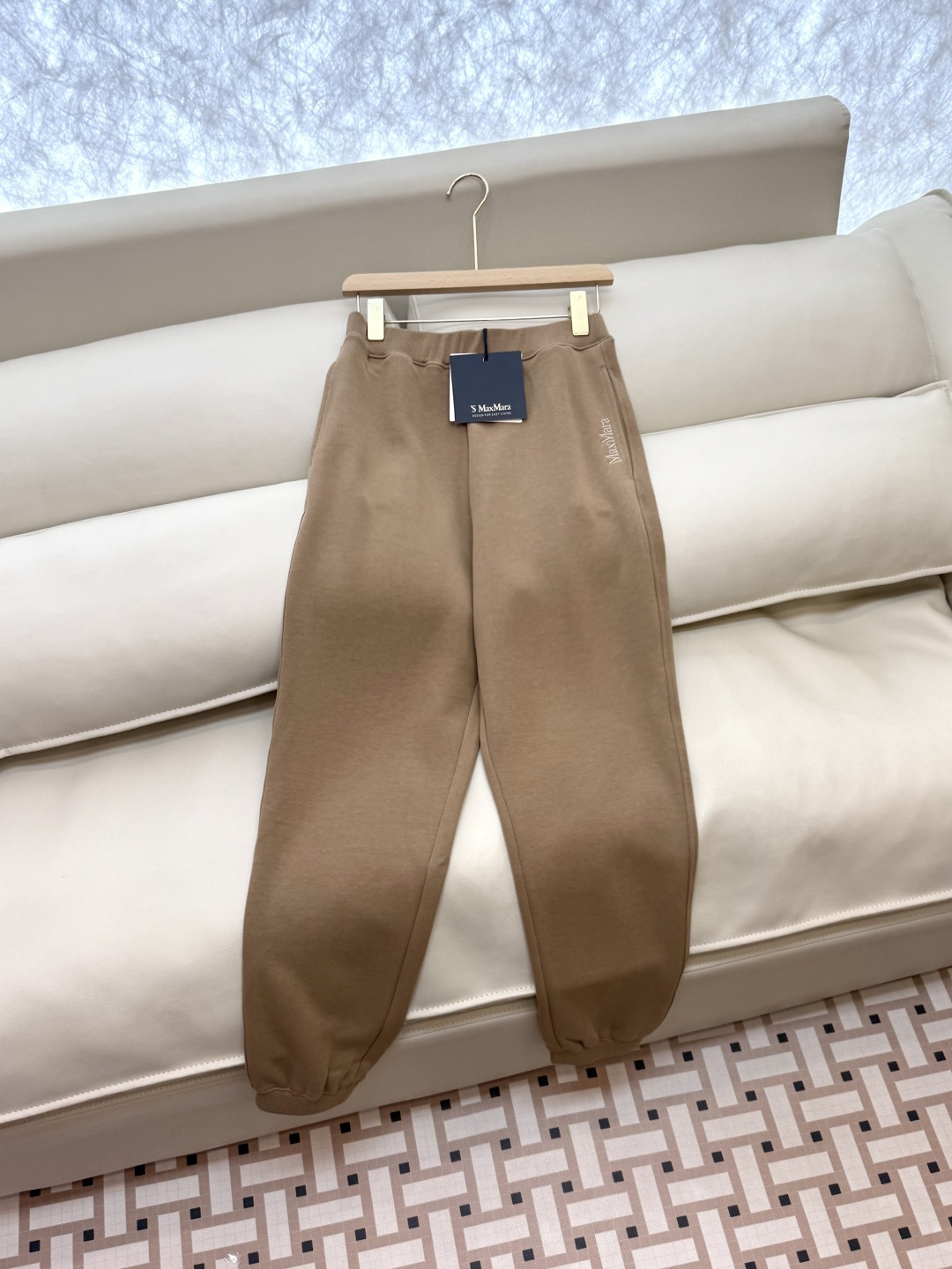 YO026#新款套装⚠️。
max 顶级复制 11 版 高端定制版 刺绣logo 真皮标 运动休闲开衫➕