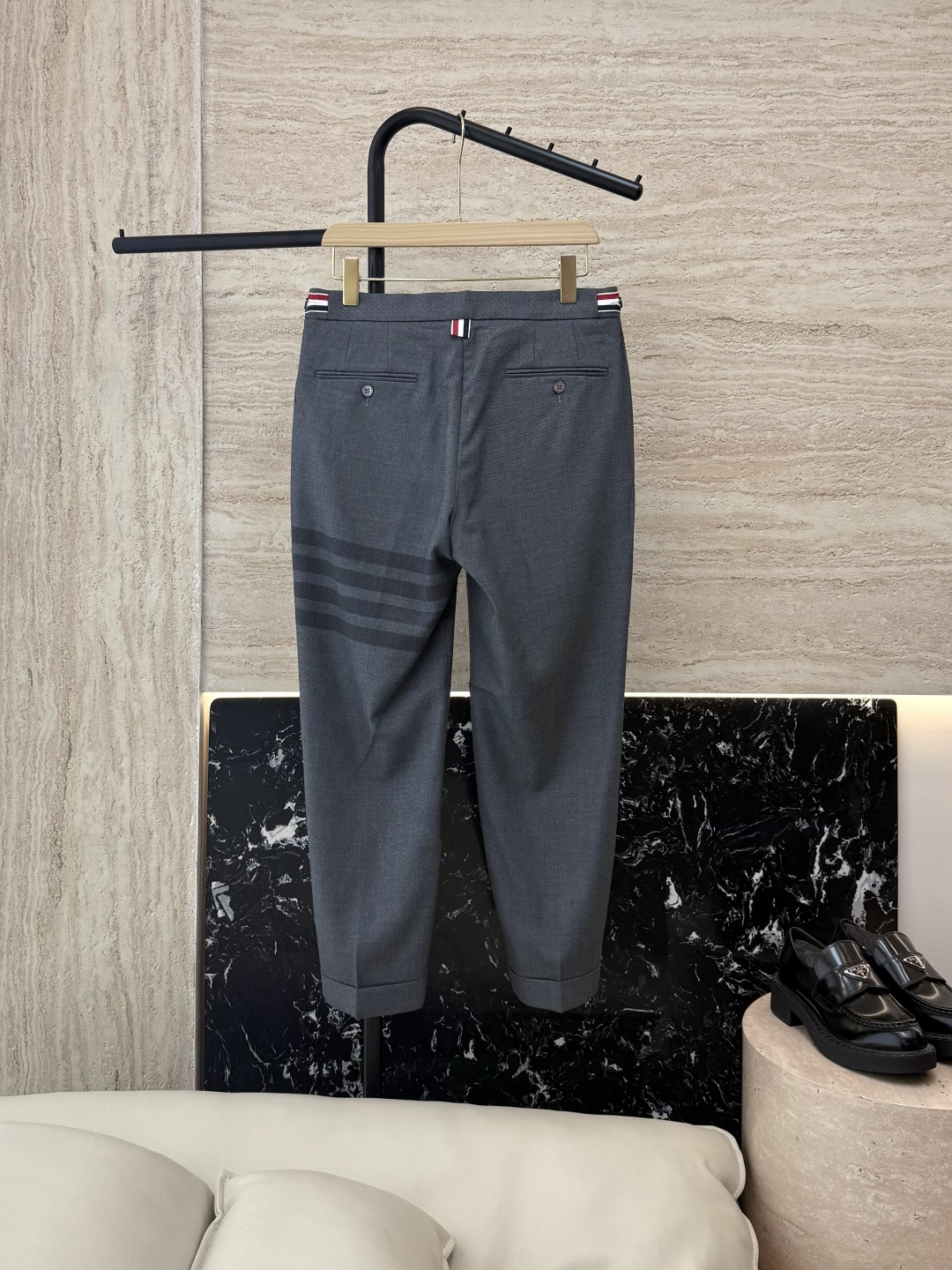 KTB6007#新款裤子⚠️。
TB 顶级货 100%羊毛 四道杠 西装长裤 灰色 0-1-2-3-4码