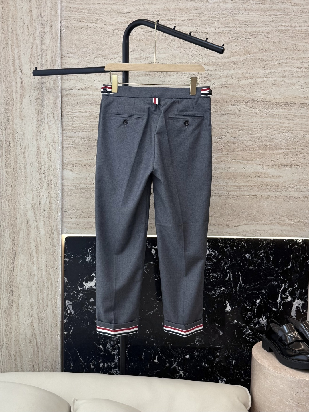 KTB6001#新款裤子⚠️。
TB 顶级货 100%羊毛 裤脚织带 西装长裤 灰色 黑色 0-1-2-