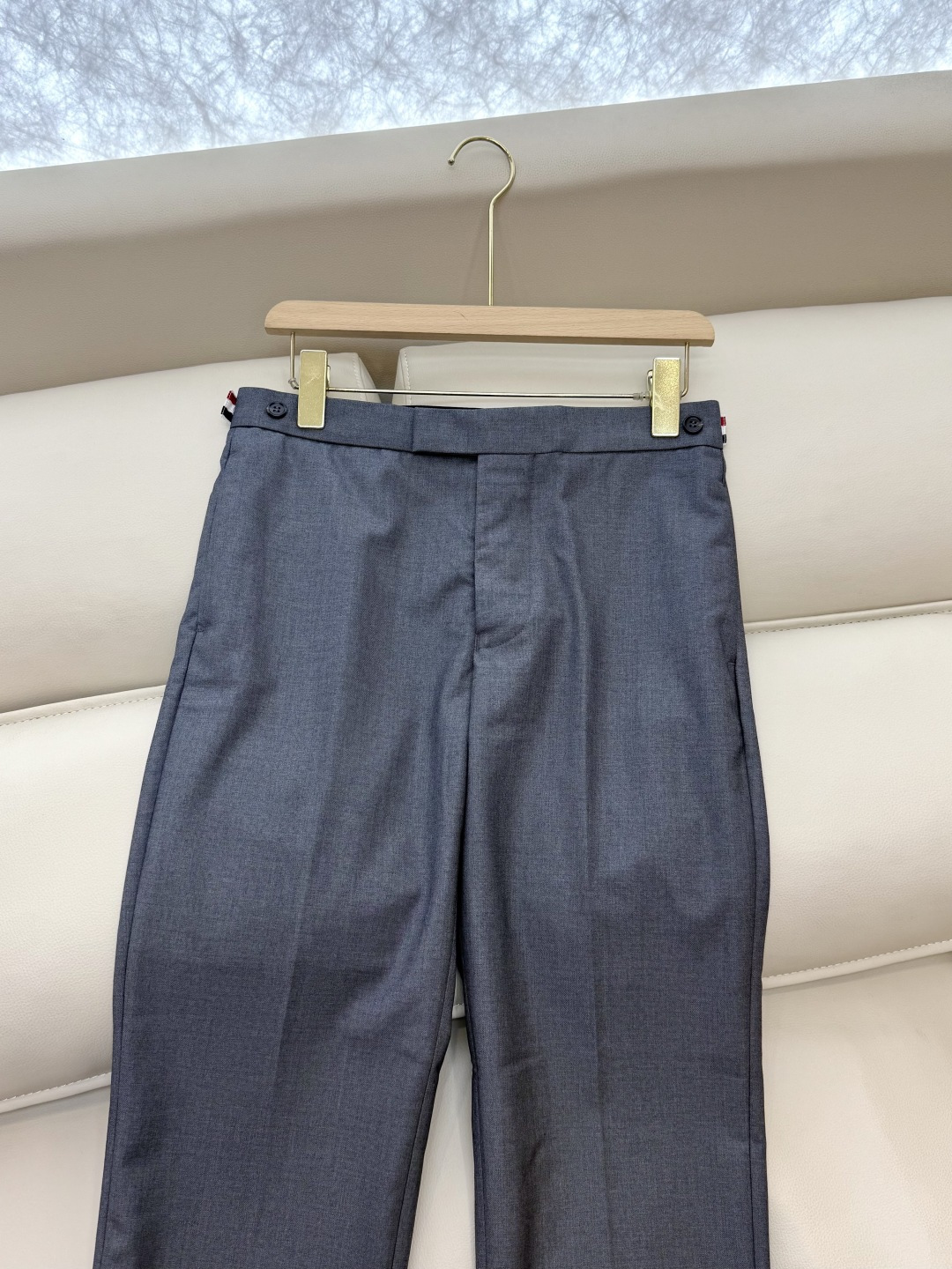 KTB6001#新款裤子⚠️。
TB 顶级货 100%羊毛 裤脚织带 西装长裤 灰色 黑色 0-1-2-