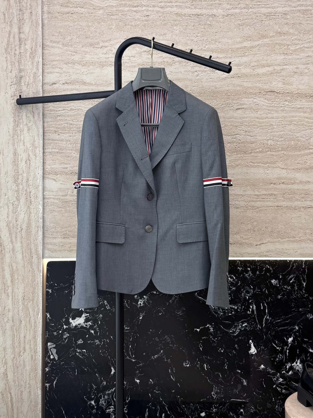 NO:474017,XTB021# new jacket TB top-quality goods wool sleeve webbing suit jacket gray navy gray 0-1-2-3 sizes,,jackets & coats,business suit,alexander wang19860909XTB021#新款外套 TB 顶级货 羊毛 袖子织带 西装外套 灰色 藏青色 灰色 0-1-2-3码,,jackets & coats,business suit,alexander wang,Women's clothing