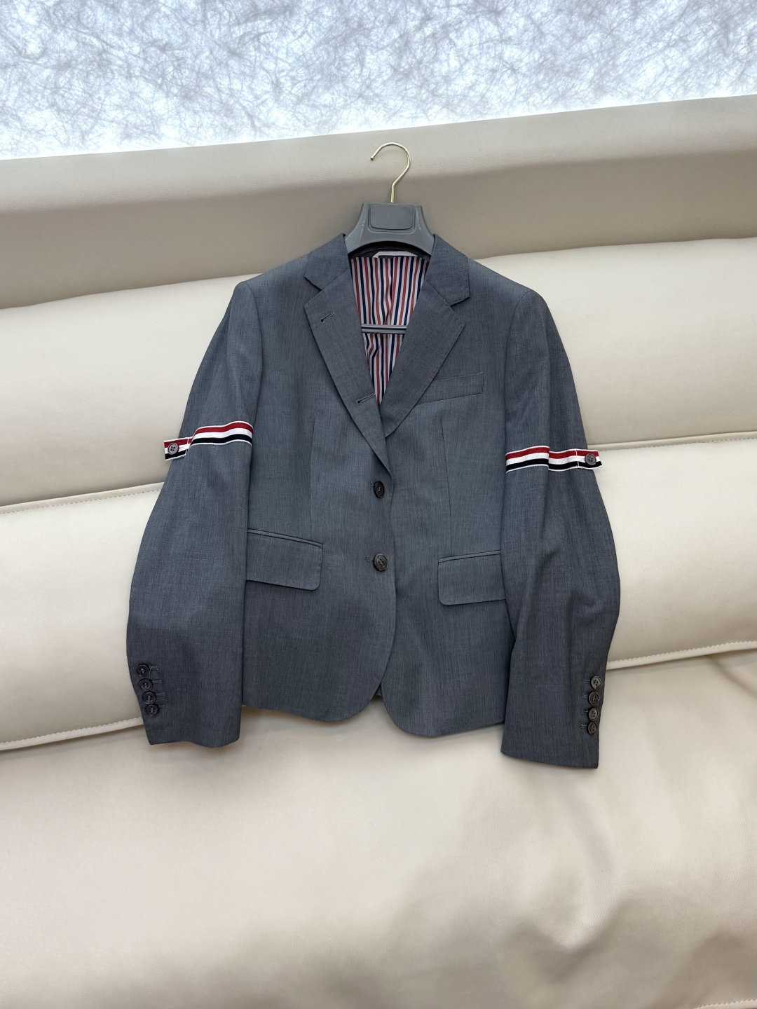 XTB021#新款外套⚠️。
TB 顶级货 100%羊毛 袖子织带 西装外套 灰色 藏青色 灰色 0-1