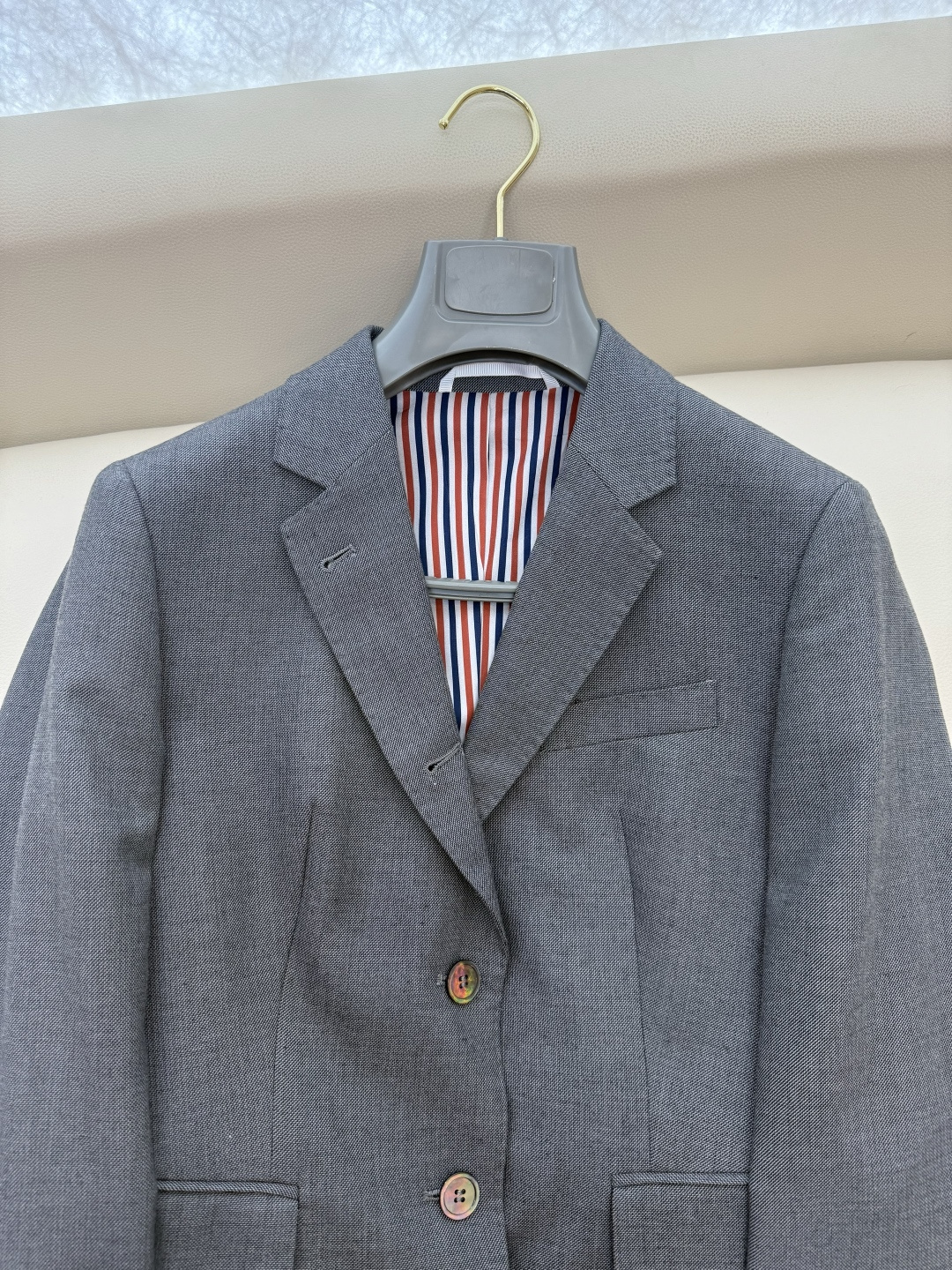 XTB023#新款外套⚠️。
TB 顶级货 100%羊毛 贝母扣 西装外套 灰色 0-1-2-3码