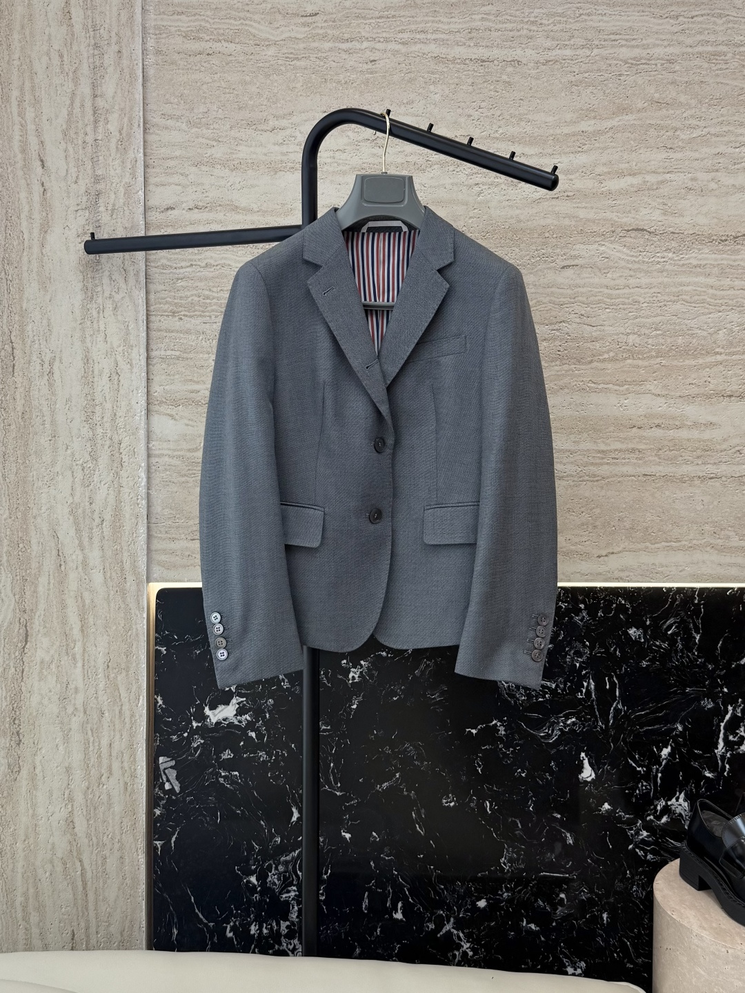 NO:474020,XTB023# new jacket TB top-quality goods wool fritillary buckle suit jacket gray 0-1-2-3 sizes,,jackets & coats,business suit,alexander wang19860909XTB023#新款外套 TB 顶级货 羊毛 贝母扣 西装外套 灰色 0-1-2-3码,,jackets & coats,business suit,alexander wang,Women's clothing