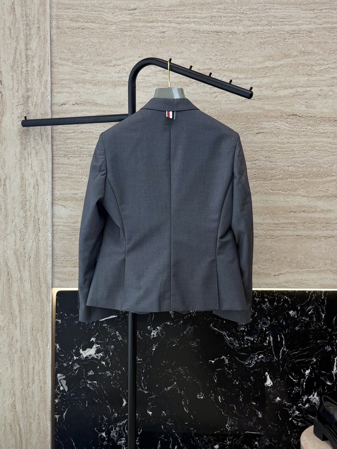 XTB0001#新款外套⚠️。
TB 顶级货 100%羊毛 树脂扣 西装外套 灰色 0-1-2-3码