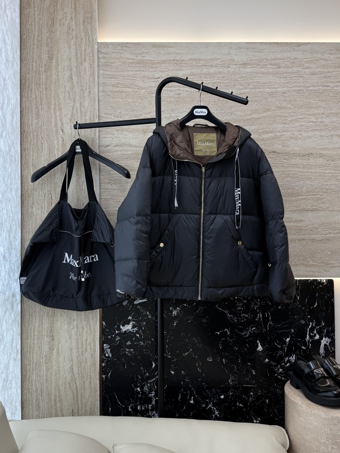 M671#新款羽绒服⚠️。
max mara  原标顶级版 90% 鹅绒羽绒服  米白色 深灰色 38/