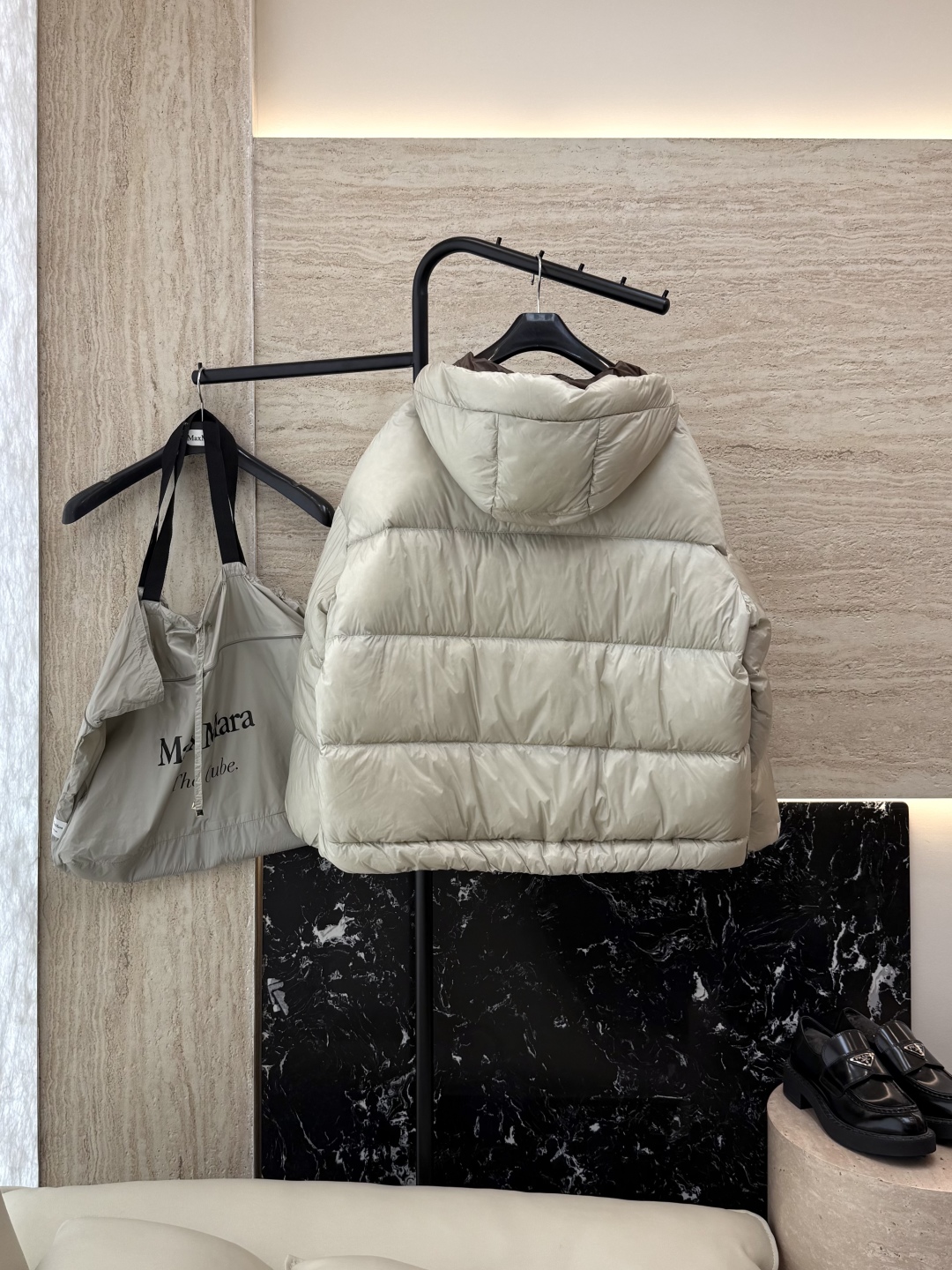 M671#新款羽绒服⚠️。
max mara  原标顶级版 90% 鹅绒羽绒服  米白色 深灰色 38/