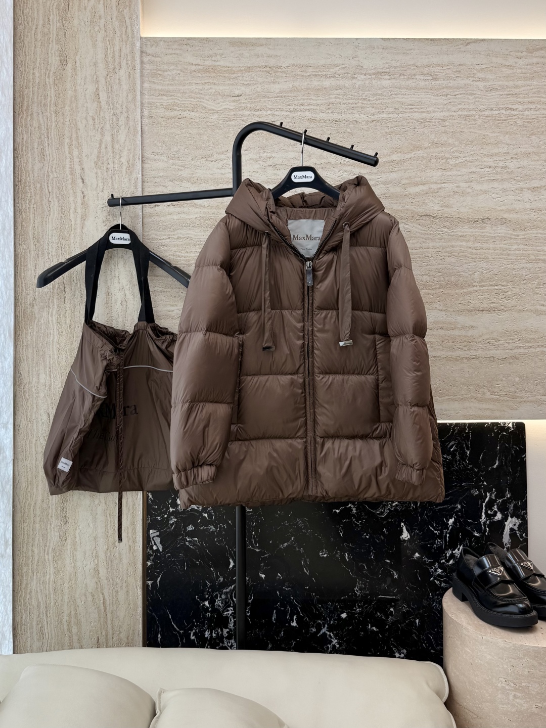 M238#新款羽绒服⚠️。
max mara  原标顶级货 90% 鹅绒羽绒服 
米白色 咖色 棕色 黑
