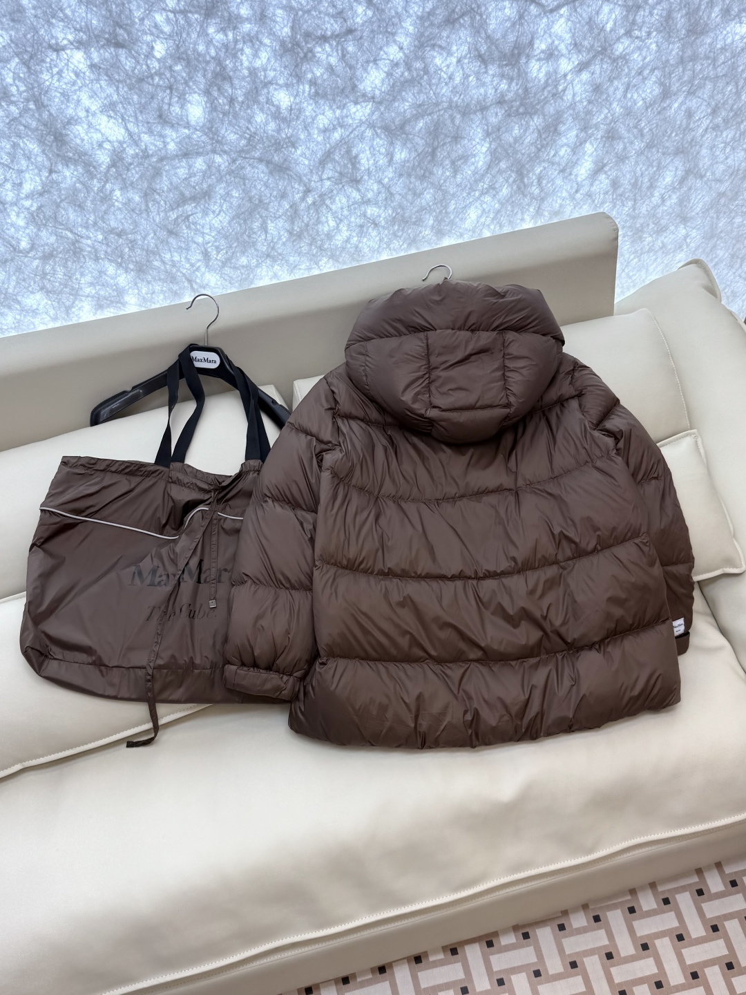 M238#新款羽绒服⚠️。
max mara  原标顶级货 90% 鹅绒羽绒服 
米白色 咖色 棕色 黑