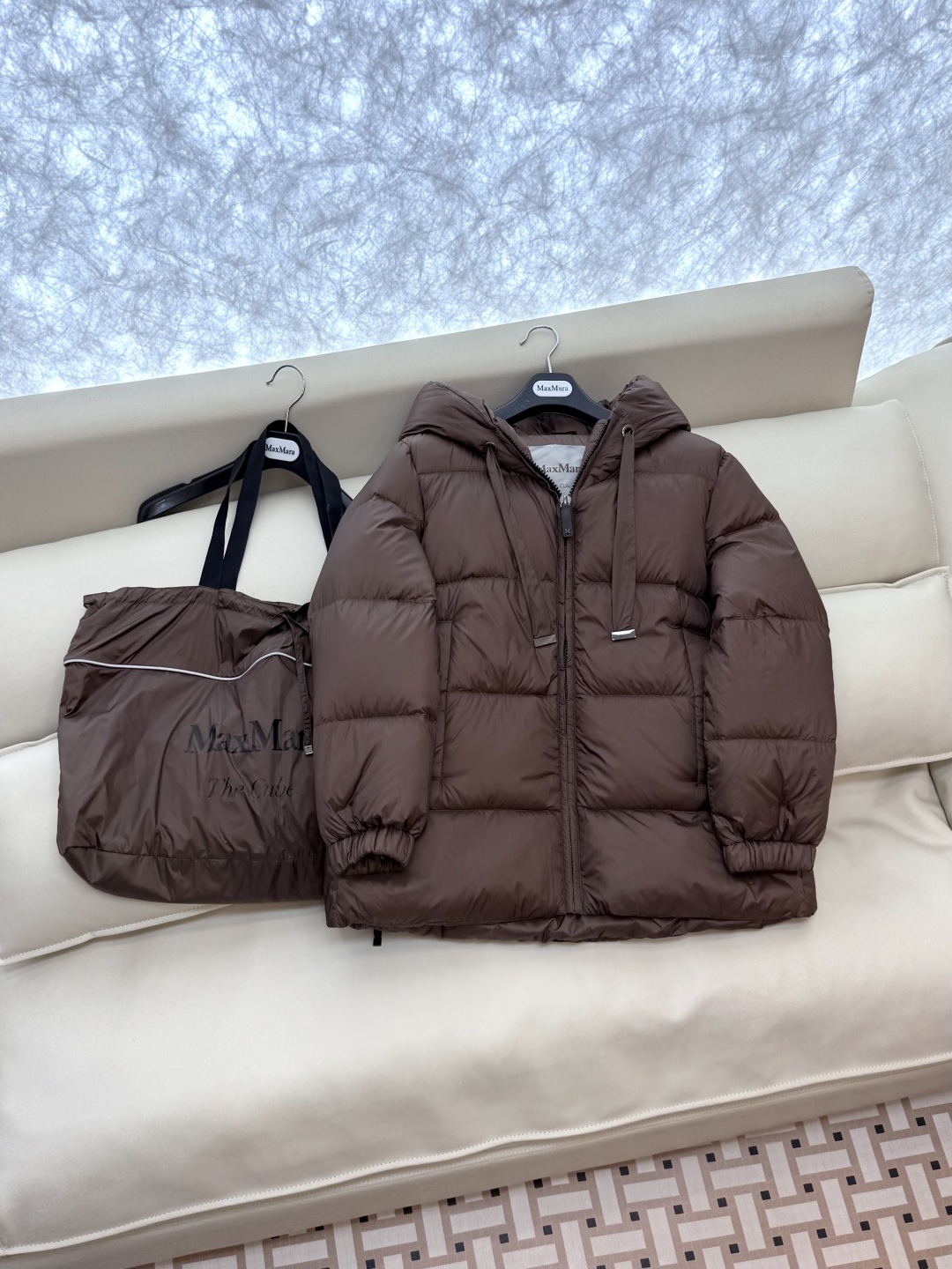 M238#新款羽绒服⚠️。
max mara  原标顶级货 90% 鹅绒羽绒服 
米白色 咖色 棕色 黑