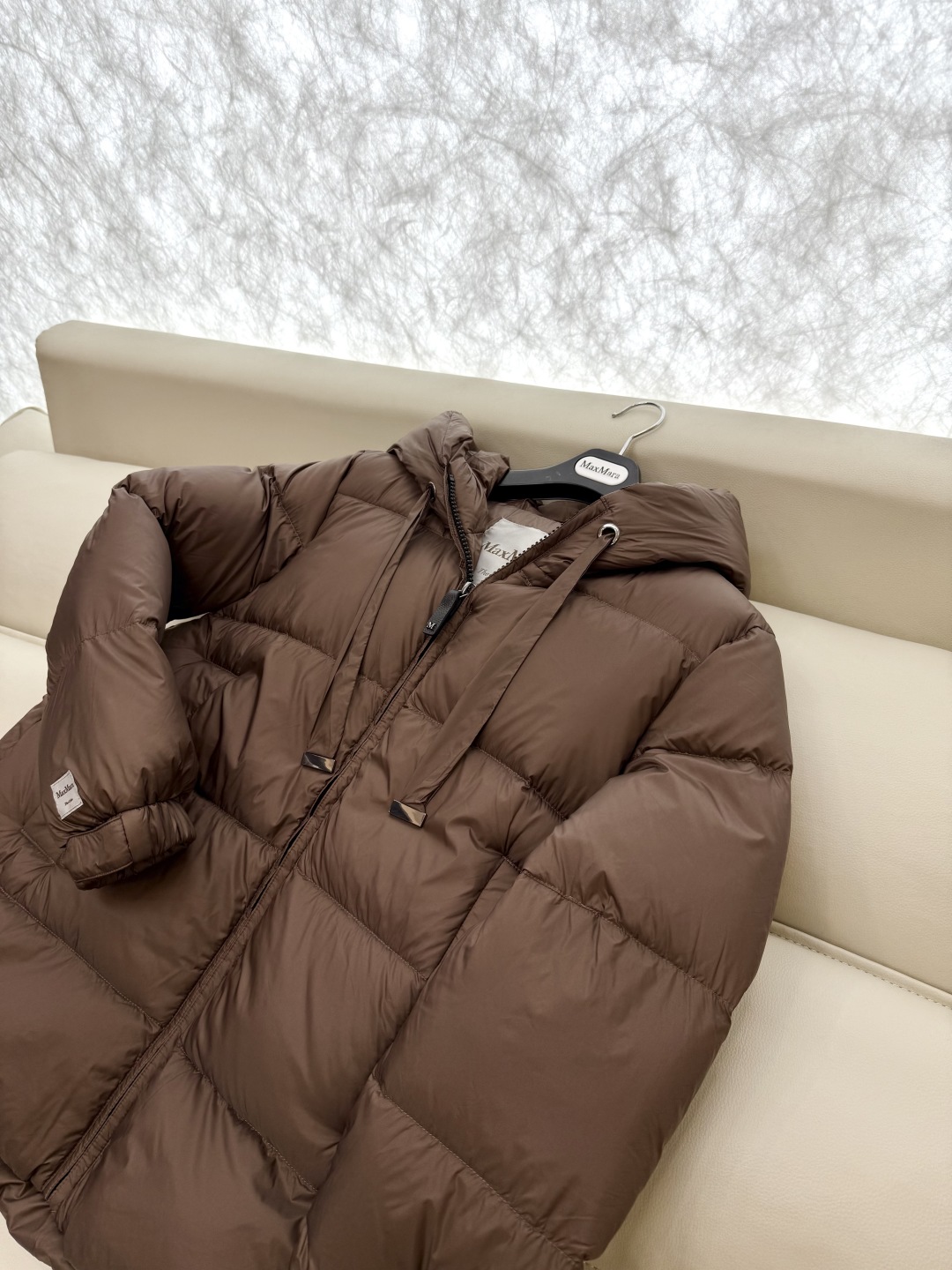 M238#新款羽绒服⚠️。
max mara  原标顶级货 90% 鹅绒羽绒服 
米白色 咖色 棕色 黑