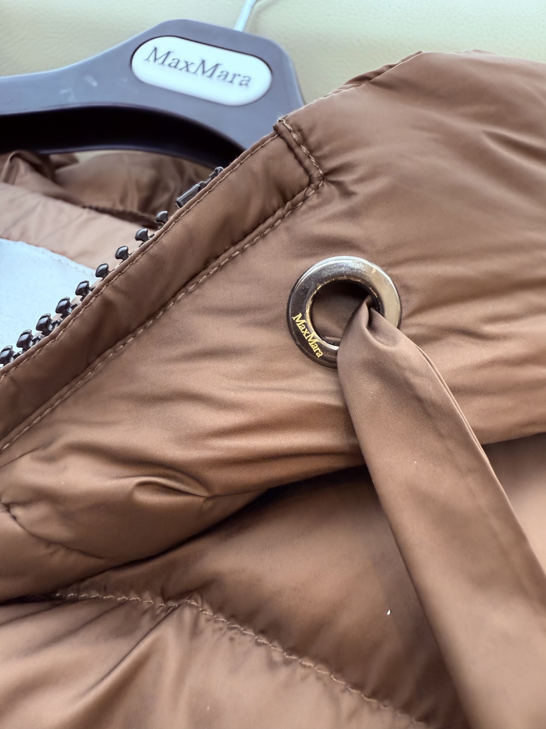 M238#新款羽绒服⚠️。
max mara  原标顶级货 90% 鹅绒羽绒服 
米白色 咖色 棕色 黑