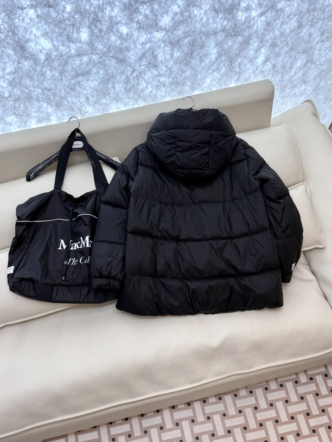 M238#新款羽绒服⚠️。
max mara  原标顶级货 90% 鹅绒羽绒服 
米白色 咖色 棕色 黑