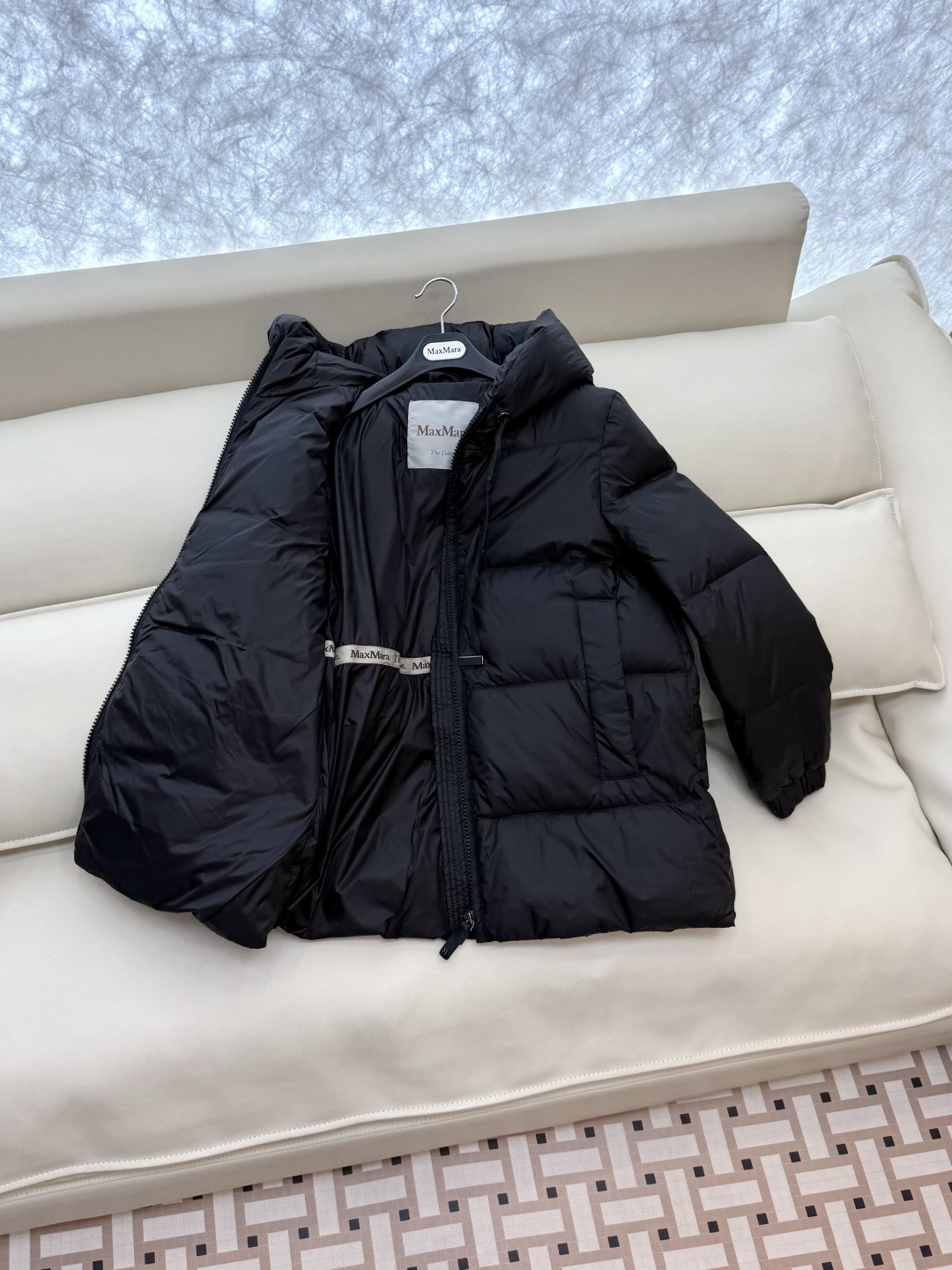 M238#新款羽绒服⚠️。
max mara  原标顶级货 90% 鹅绒羽绒服 
米白色 咖色 棕色 黑