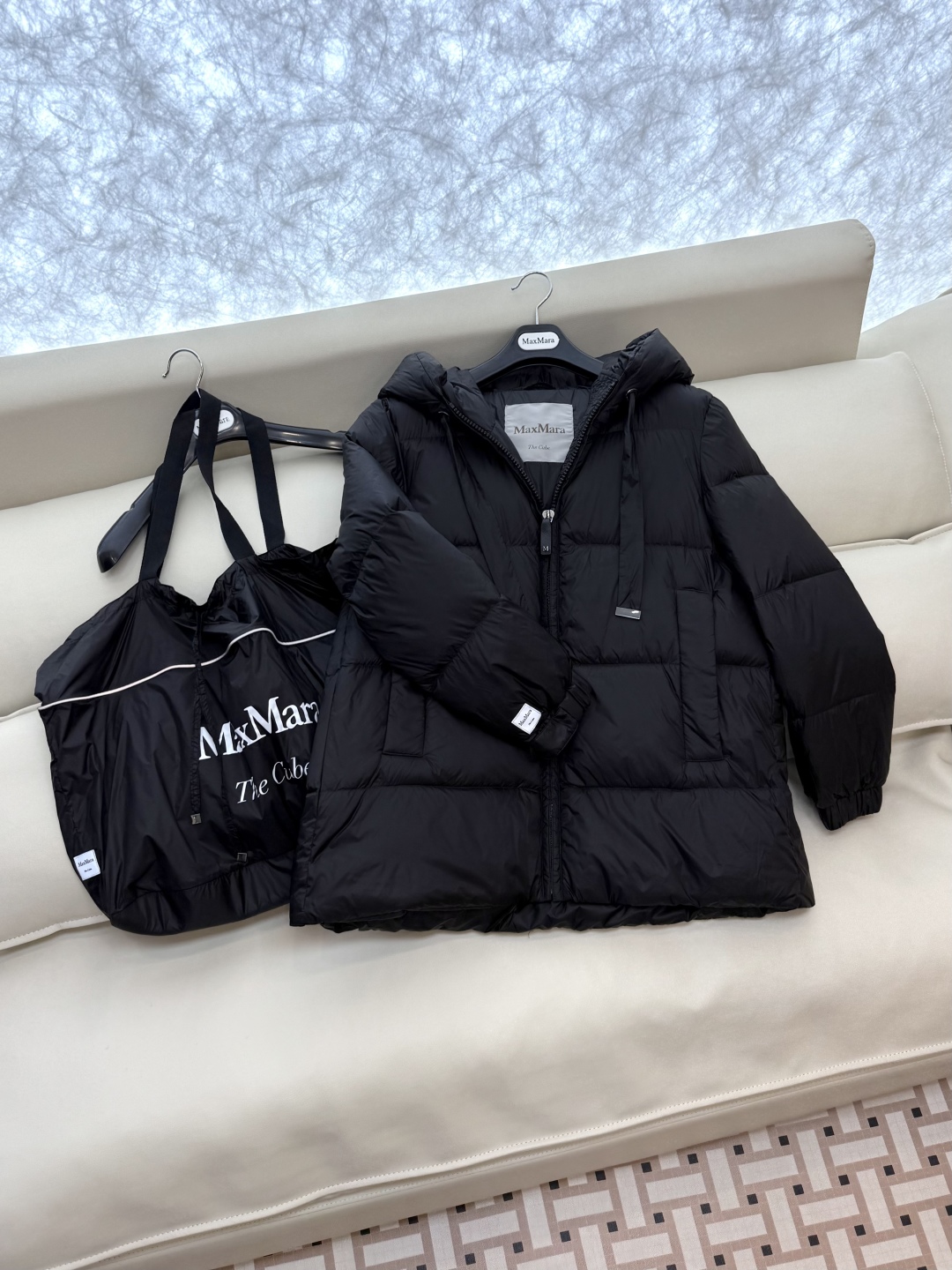 M238#新款羽绒服⚠️。
max mara  原标顶级货 90% 鹅绒羽绒服 
米白色 咖色 棕色 黑
