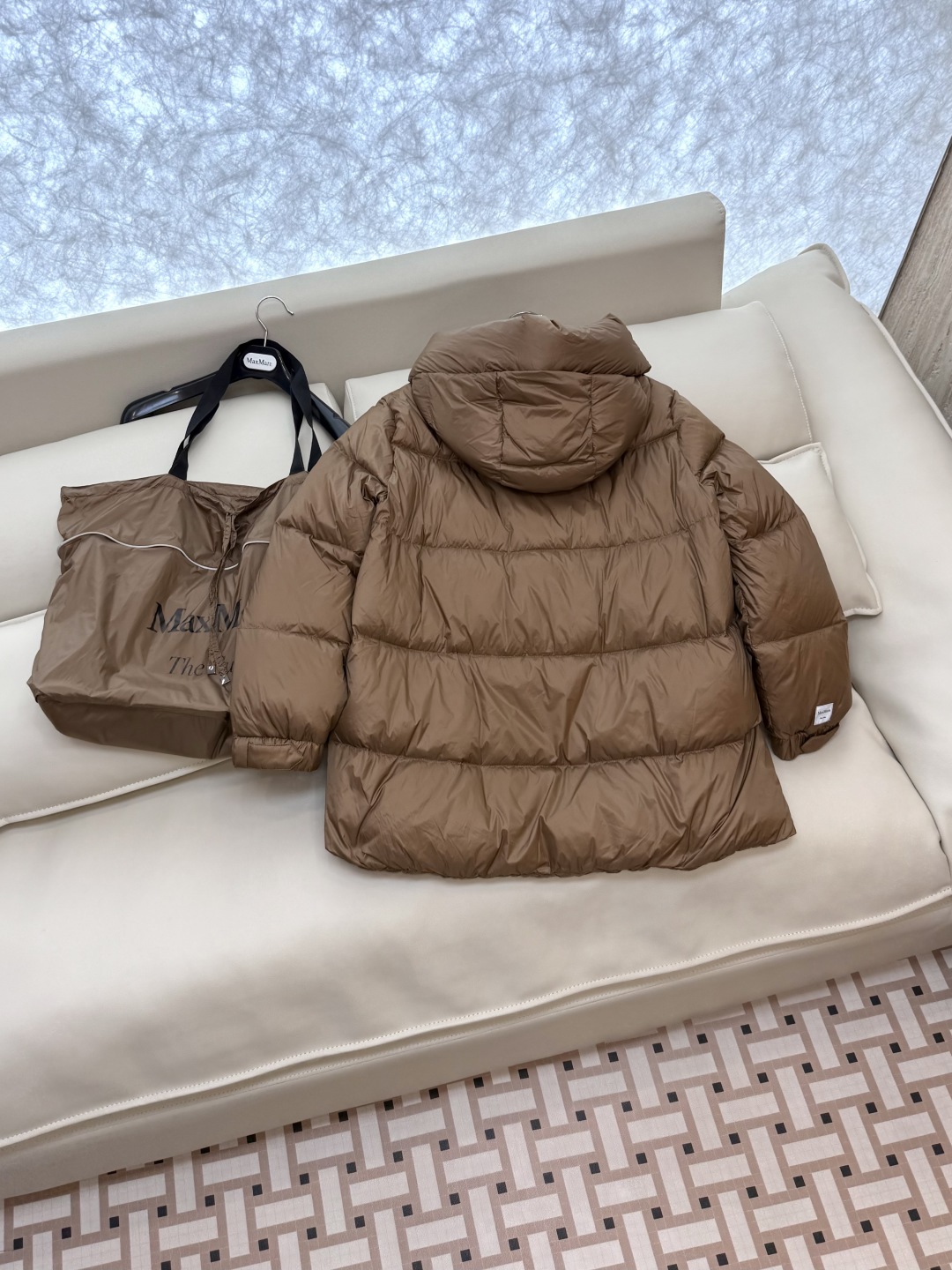 M238#新款羽绒服⚠️。
max mara  原标顶级货 90% 鹅绒羽绒服 
米白色 咖色 棕色 黑