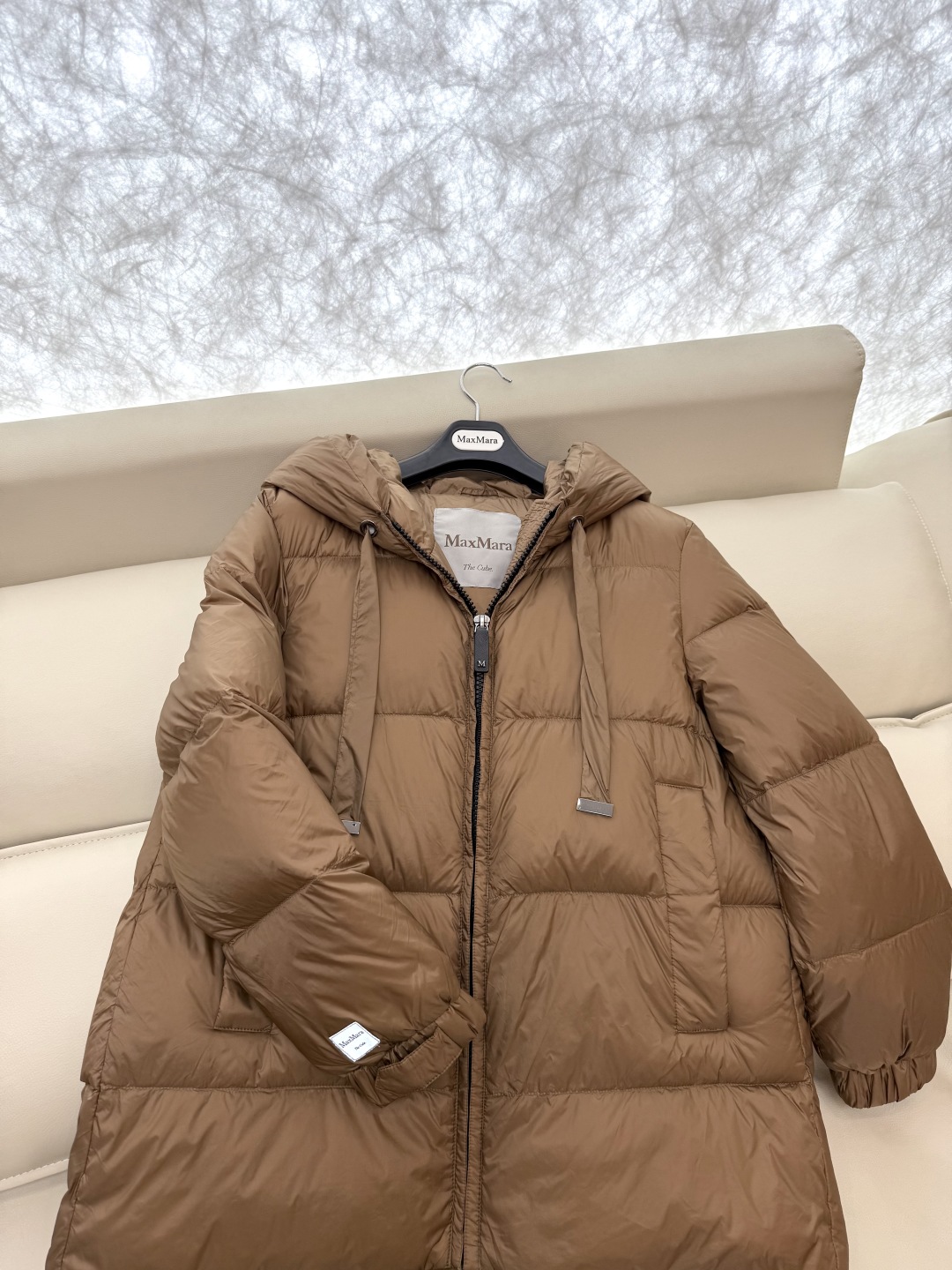 M238#新款羽绒服⚠️。
max mara  原标顶级货 90% 鹅绒羽绒服 
米白色 咖色 棕色 黑