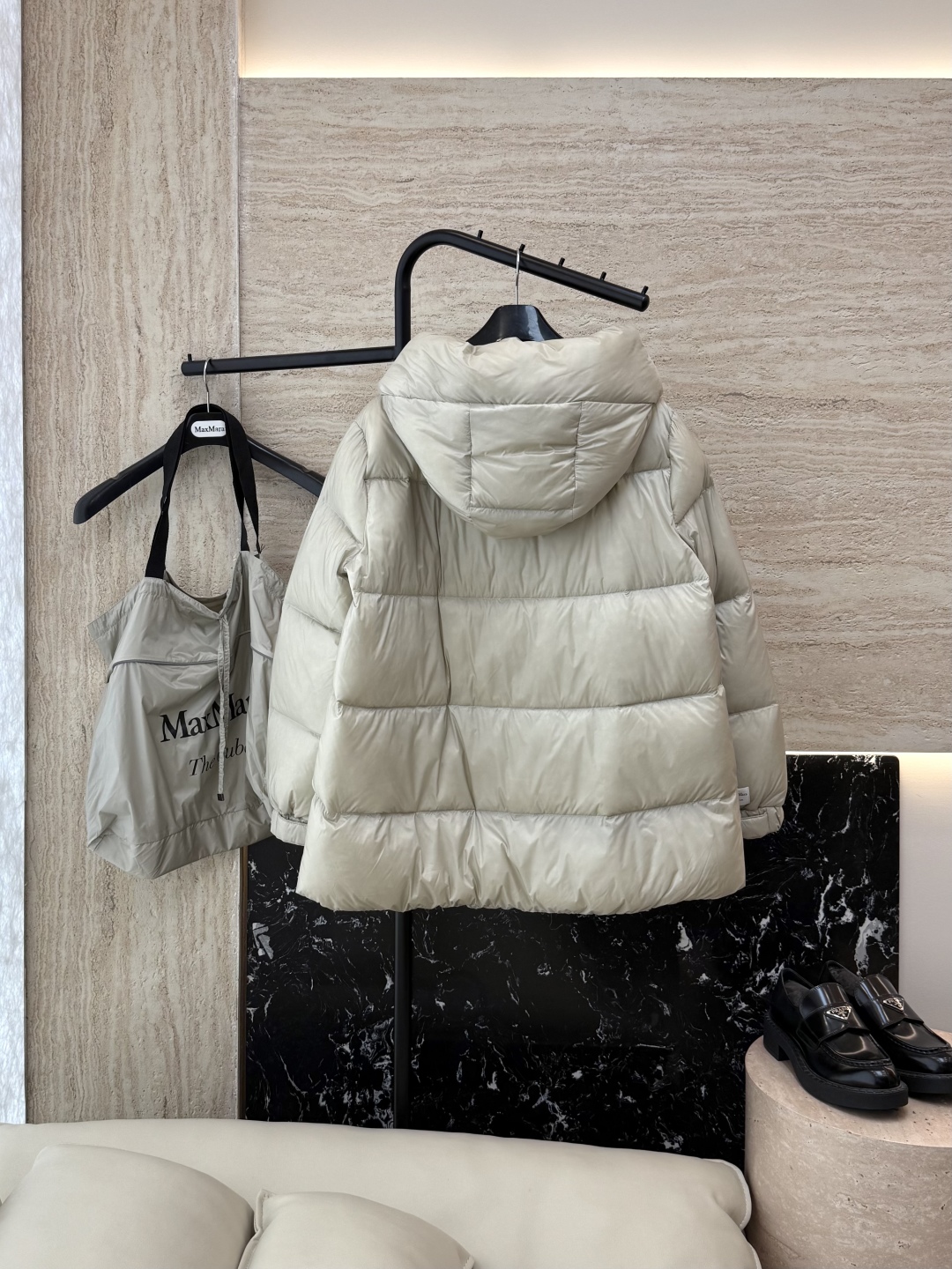 M238#新款羽绒服⚠️。
max mara  原标顶级货 90% 鹅绒羽绒服 
米白色 咖色 棕色 黑