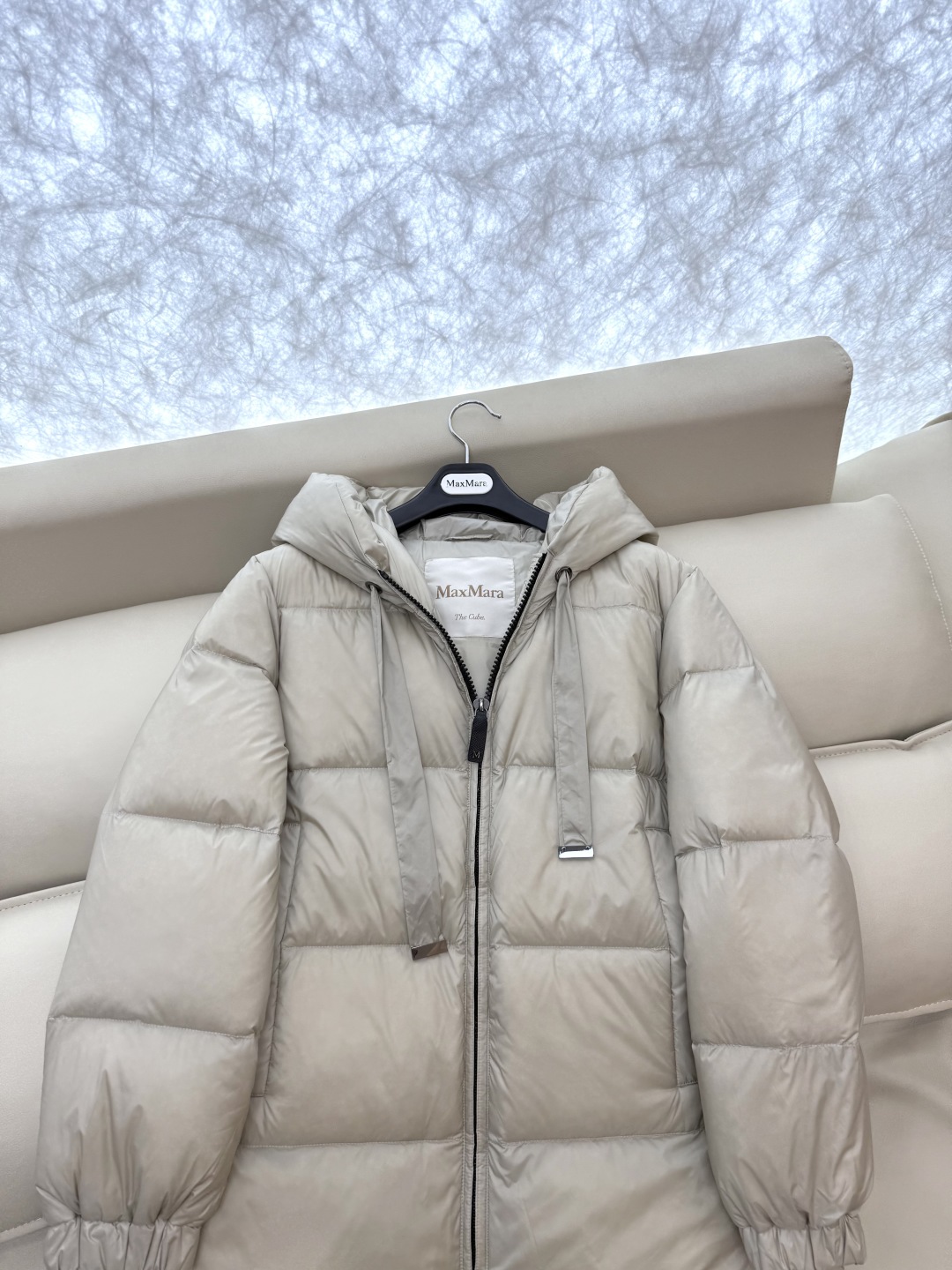 M238#新款羽绒服⚠️。
max mara  原标顶级货 90% 鹅绒羽绒服 
米白色 咖色 棕色 黑