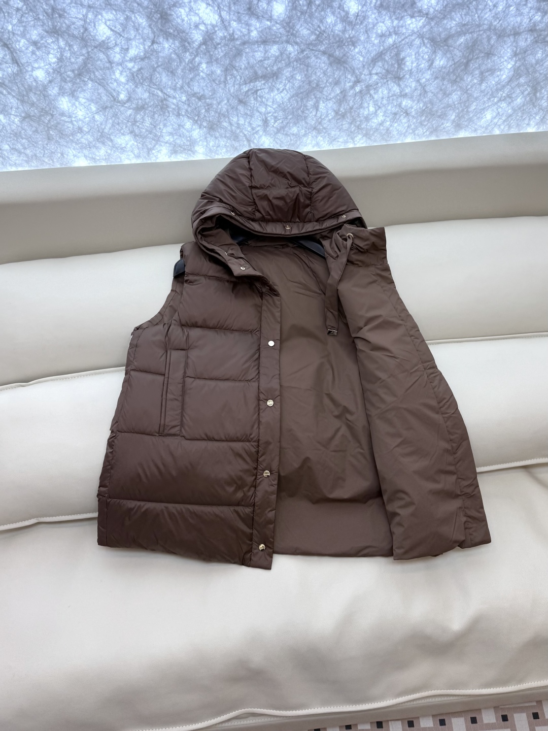 M287#新款羽绒服⚠️2025。
max 配原包装 原标顶级版 两面穿 羽绒马甲 90% 鹅绒羽绒服 
