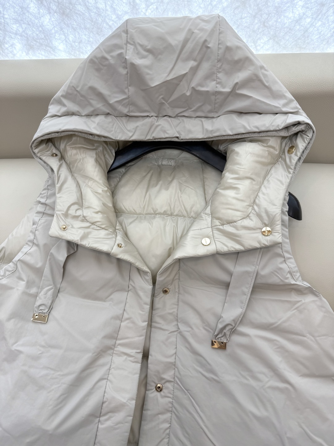 M287#新款羽绒服⚠️2025。
max 配原包装 原标顶级版 两面穿 羽绒马甲 90% 鹅绒羽绒服 