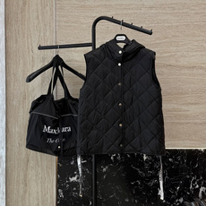 M668#新款羽绒服⚠️🌾 max mara 配原包装 原标高定版 菱形格 羽绒马甲 90% 鹅绒羽绒服 黑色/米白 M668#新款羽绒服⚠️🌾 max mara 配原包装 原标高定版 菱形格 羽绒马甲 90% 鹅绒羽绒服 黑色/米白