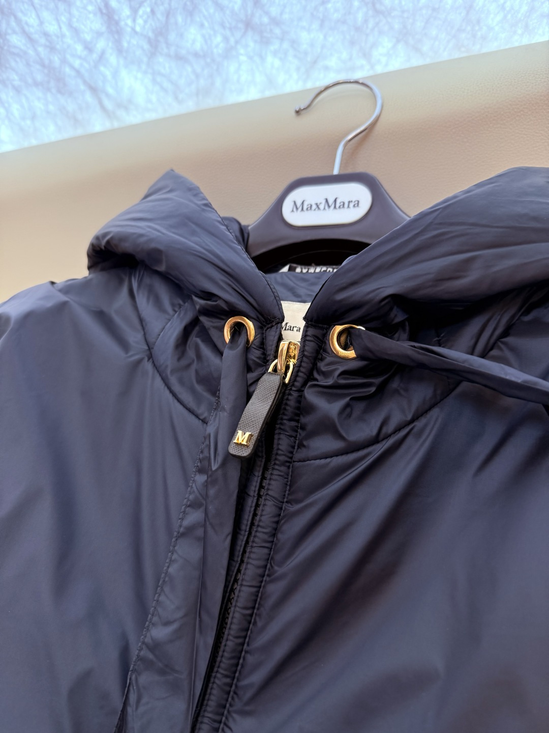 M694#新款驼绒服⚠️2025。
Max 48% 骆驼绒 4%桑蚕丝 进口面料 骆驼绒长袖外套 咖色 