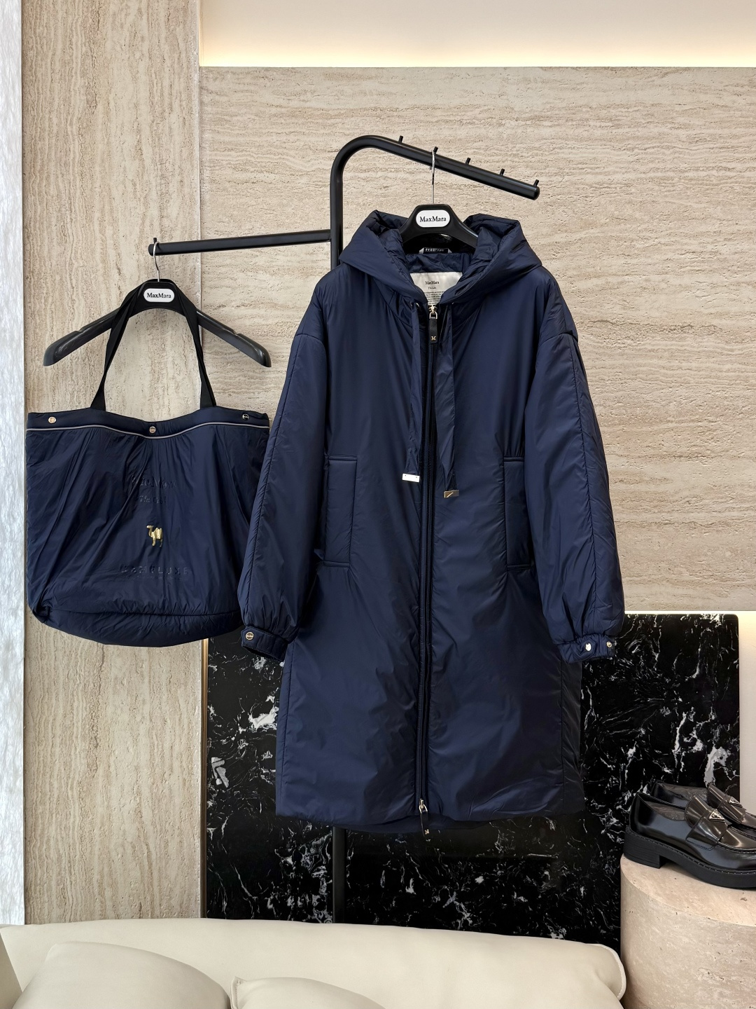 NO:476981,With dust bag M694# new camel fur jacket Max 48 camel fur 4 mulberry silk Imported fabric camel fur long-sleeved jacket Clay Navy Blue 38/40/42 Size PS This price includes primary color high-quality cloth bag storage bag, Jackets & coats, alexander wang19860909配防尘袋M694#新款驼绒服 Max 48 骆驼绒 4桑蚕丝 进口面料 骆驼绒长袖外套 咖色 藏青色 38/40/42 码 PS此价格含原色高品质布包收纳袋,,jackets & coats,alexander wang,Women's clothing