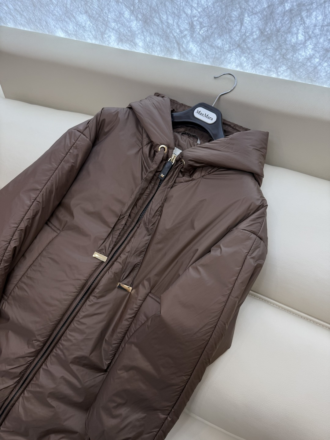 M694#新款驼绒服⚠️2025。
Max 48% 骆驼绒 4%桑蚕丝 进口面料 骆驼绒长袖外套 咖色 