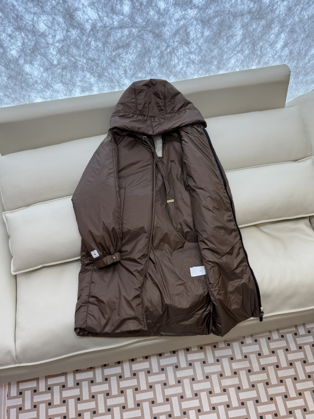 M694#新款驼绒服⚠️2025。
Max 48% 骆驼绒 4%桑蚕丝 进口面料 骆驼绒长袖外套 咖色 