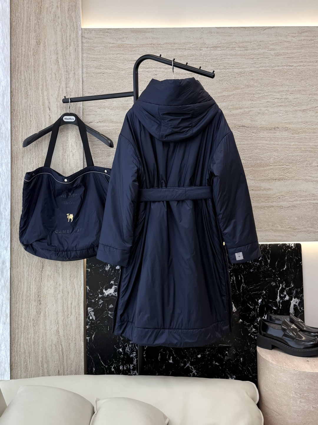 M683#新款驼绒服⚠️2025。
Max 48% 骆驼绒 4%桑蚕丝 进口面料 骆驼绒长袖外套 咖色 