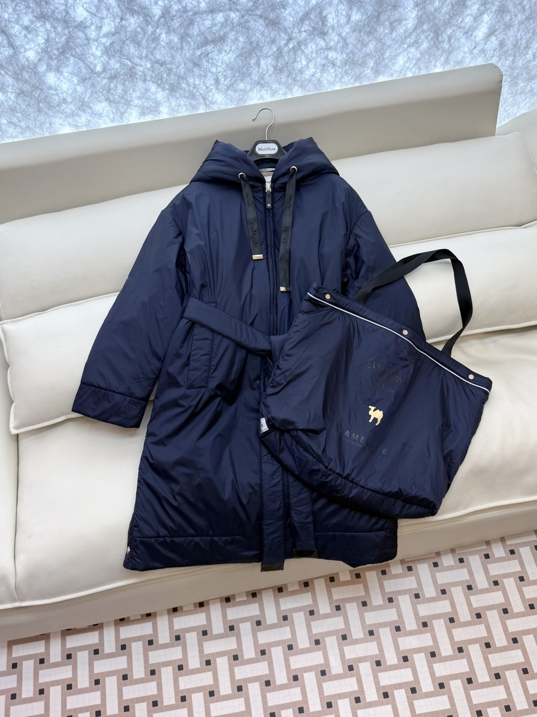 M683#新款驼绒服⚠️2025。
Max 48% 骆驼绒 4%桑蚕丝 进口面料 骆驼绒长袖外套 咖色 