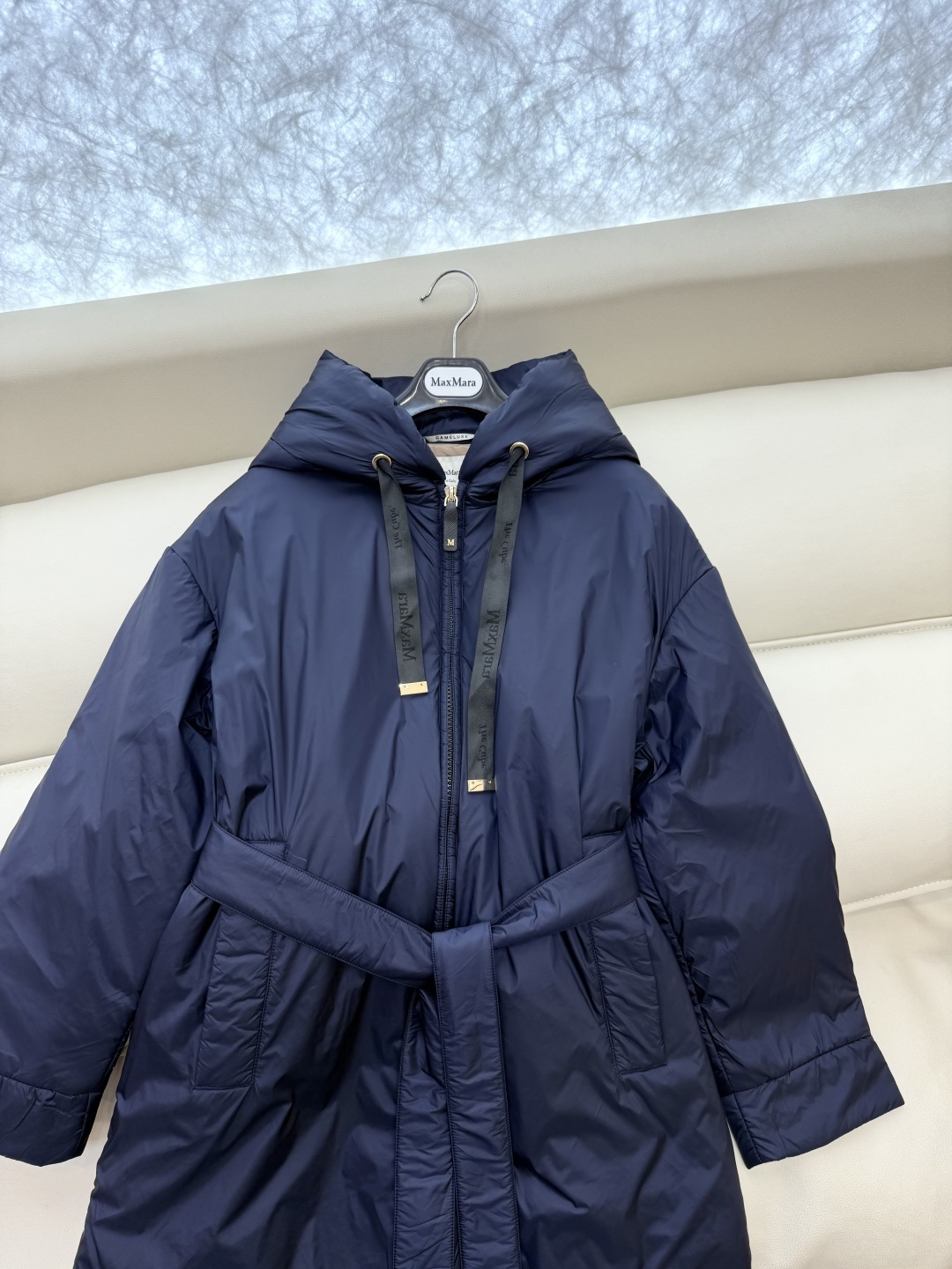 M683#新款驼绒服⚠️2025。
Max 48% 骆驼绒 4%桑蚕丝 进口面料 骆驼绒长袖外套 咖色 