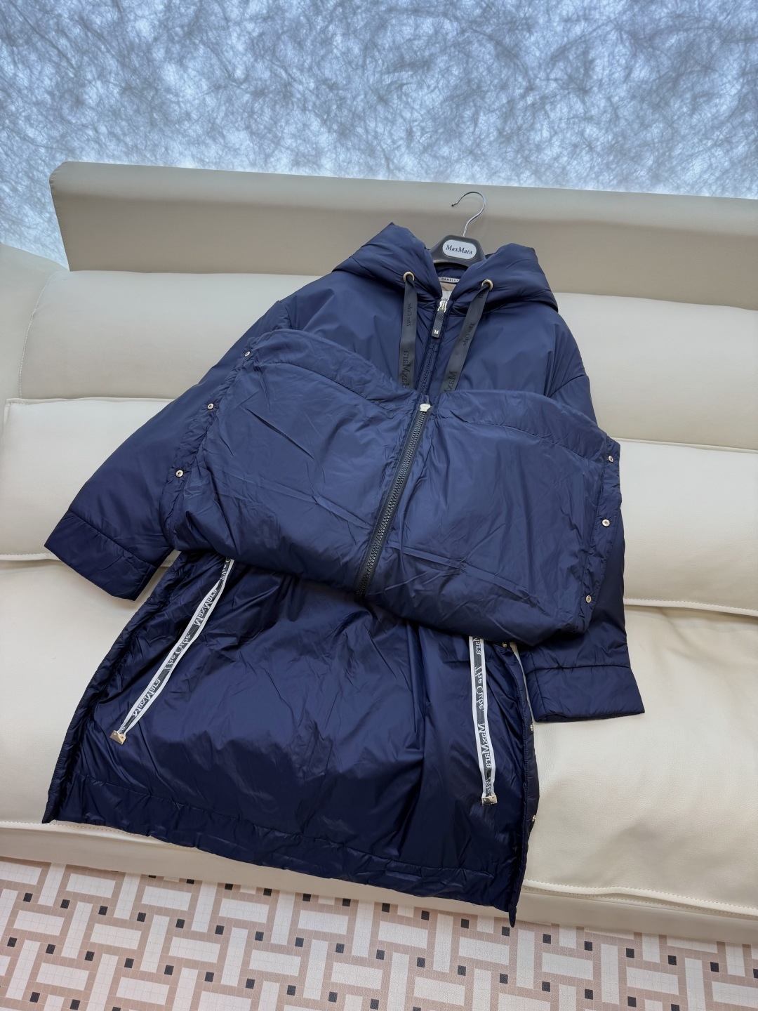 M683#新款驼绒服⚠️2025。
Max 48% 骆驼绒 4%桑蚕丝 进口面料 骆驼绒长袖外套 咖色 