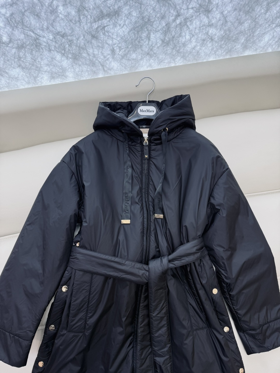 M683#新款驼绒服⚠️2025。
Max 48% 骆驼绒 4%桑蚕丝 进口面料 骆驼绒长袖外套 咖色 