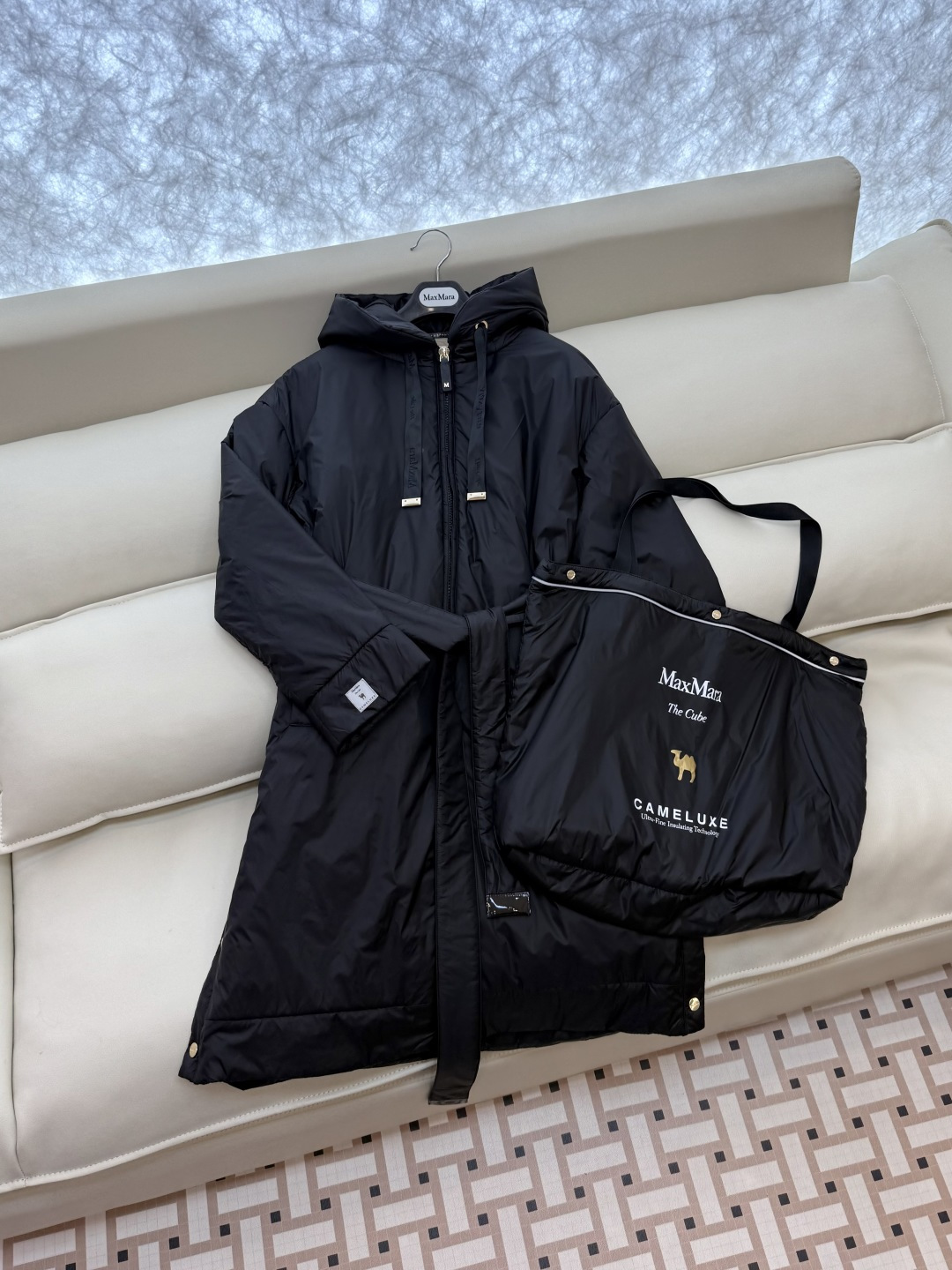 M683#新款驼绒服⚠️2025。
Max 48% 骆驼绒 4%桑蚕丝 进口面料 骆驼绒长袖外套 咖色 