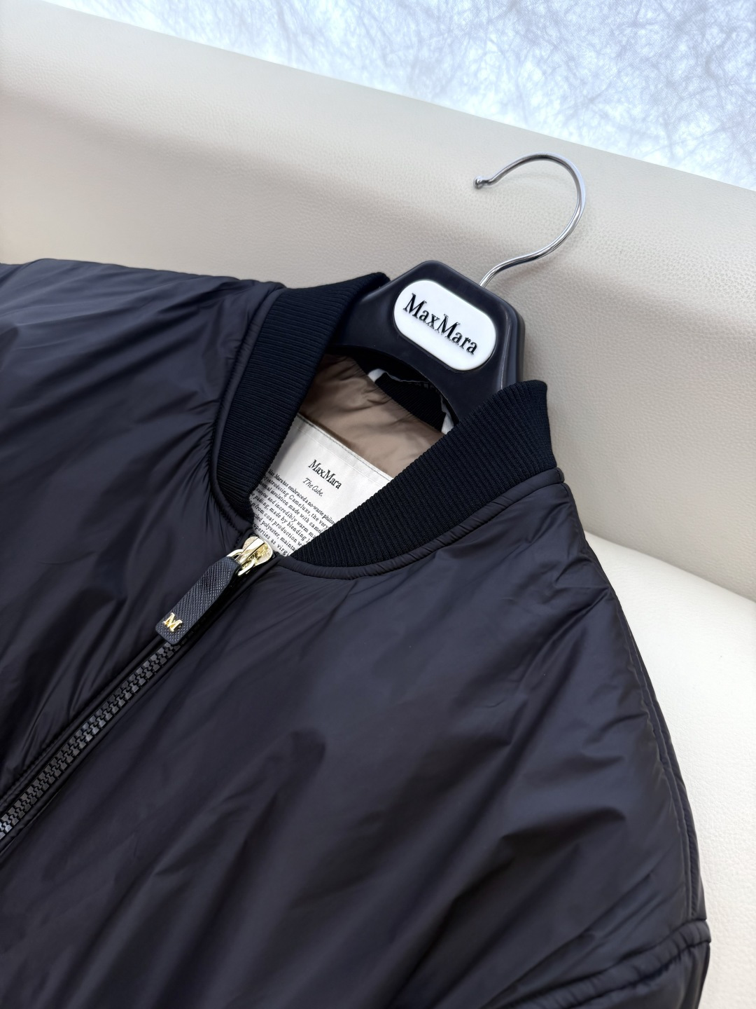 M685#新款驼绒服⚠️2025。
Max 48% 骆驼绒 4%桑蚕丝 进口面料 骆驼绒长袖外套 咖色 