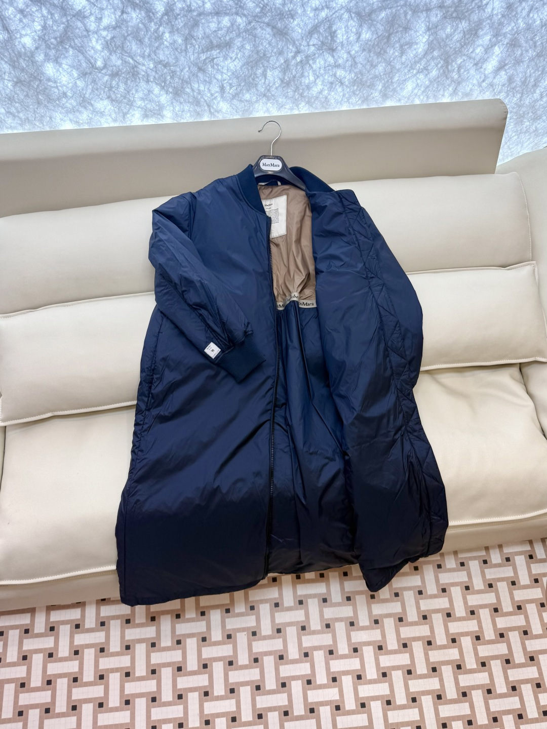 M685#新款驼绒服⚠️2025。
Max 48% 骆驼绒 4%桑蚕丝 进口面料 骆驼绒长袖外套 咖色 