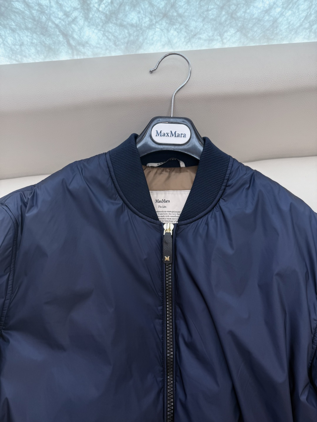 M685#新款驼绒服⚠️2025。
Max 48% 骆驼绒 4%桑蚕丝 进口面料 骆驼绒长袖外套 咖色 