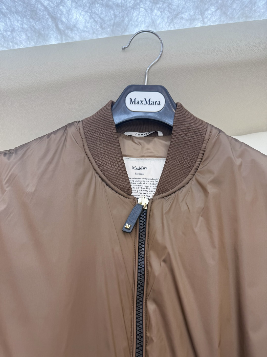 M685#新款驼绒服⚠️2025。
Max 48% 骆驼绒 4%桑蚕丝 进口面料 骆驼绒长袖外套 咖色 