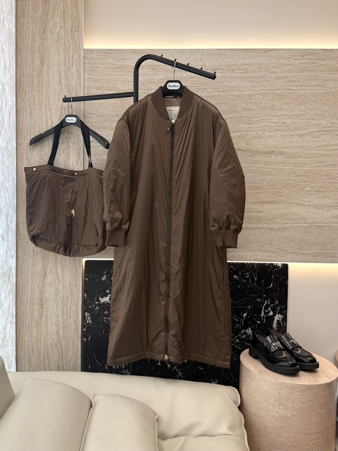 NO:476996,With dust bag M685# new camel fur jacket Max 48 camel fur 4 mulberry silk Imported fabric camel fur long-sleeved jacket Clay Navy Black 38/40/42 Size PS This price includes primary color high-quality cloth bag storage bag, Jackets & coats, alexander wang19860909配防尘袋M685#新款驼绒服 Max 48 骆驼绒 4桑蚕丝 进口面料 骆驼绒长袖外套 咖色 藏青色 黑色 38/40/42 码 PS此价格含原色高品质布包收纳袋,,jackets & coats,alexander wang,Women's clothing