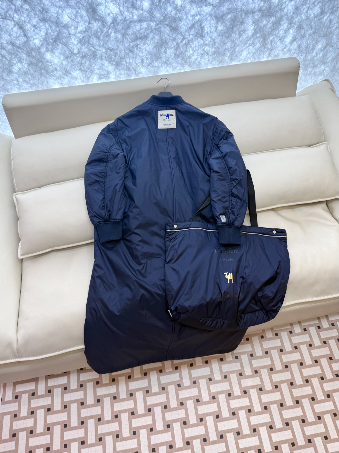 M685#新款驼绒服⚠️2025。
Max 48% 骆驼绒 4%桑蚕丝 进口面料 骆驼绒长袖外套 咖色 