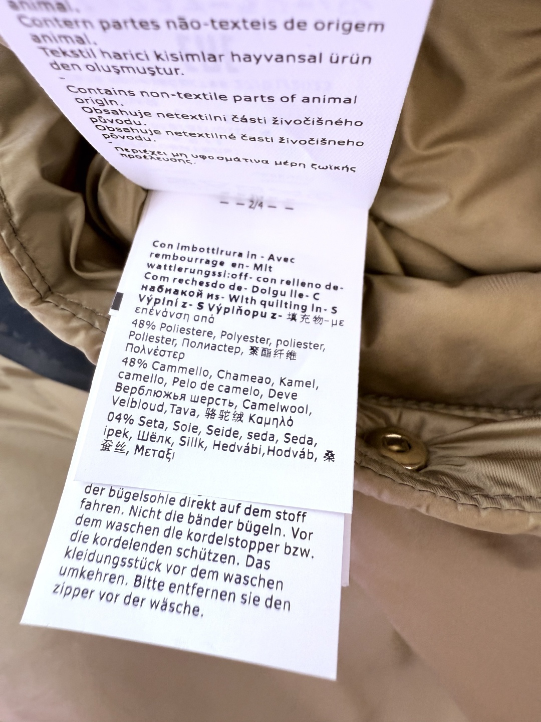 M693#新款驼绒服⚠️2025。
Max拉链款 48% 骆驼绒 4%桑蚕丝 进口面料 骆驼绒斗篷上衣 