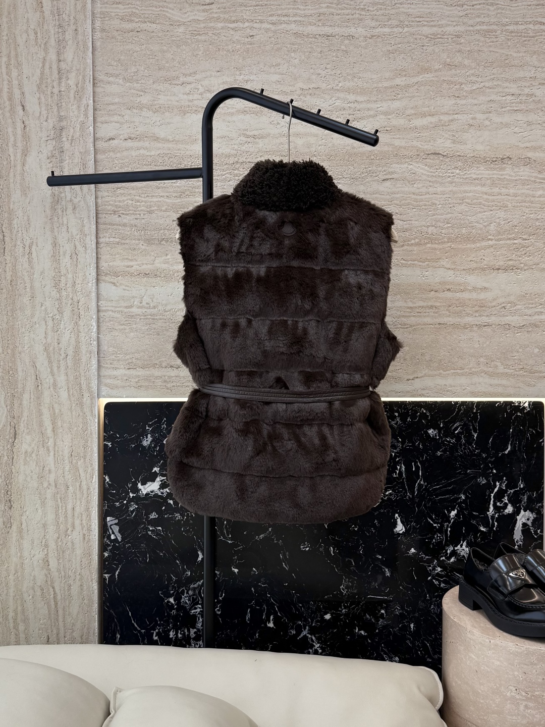 WHL017#新款羽绒服⚠️。
Moncler 科技毛（非真毛 对标专柜）仿皮草 90%白鹅绒马甲 羽绒
