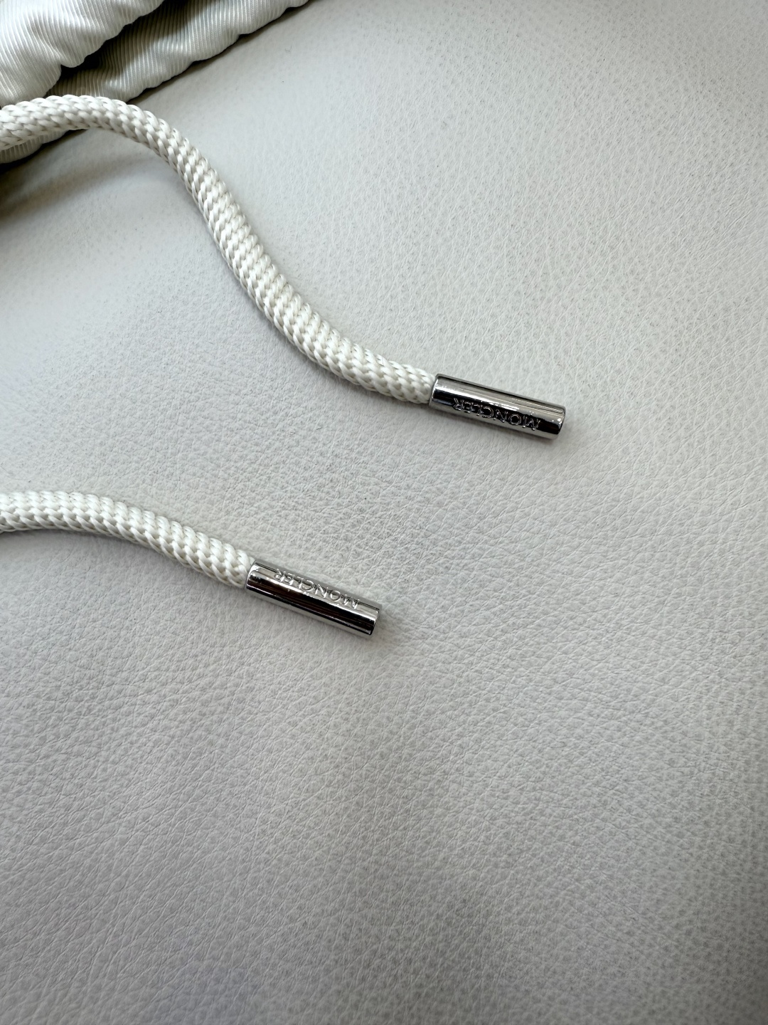 QQ0121#新款棉服⚠️。
Mon 蒙口 长袖 华夫格长袖棉服 米白色 36/38/40