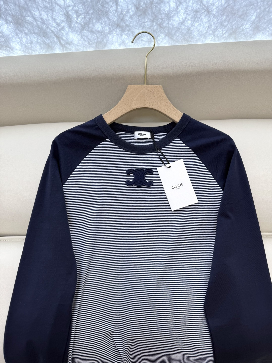 QG0120#新款长袖T恤⚠️。
Celine 条纹拼接款 长袖T恤 SML