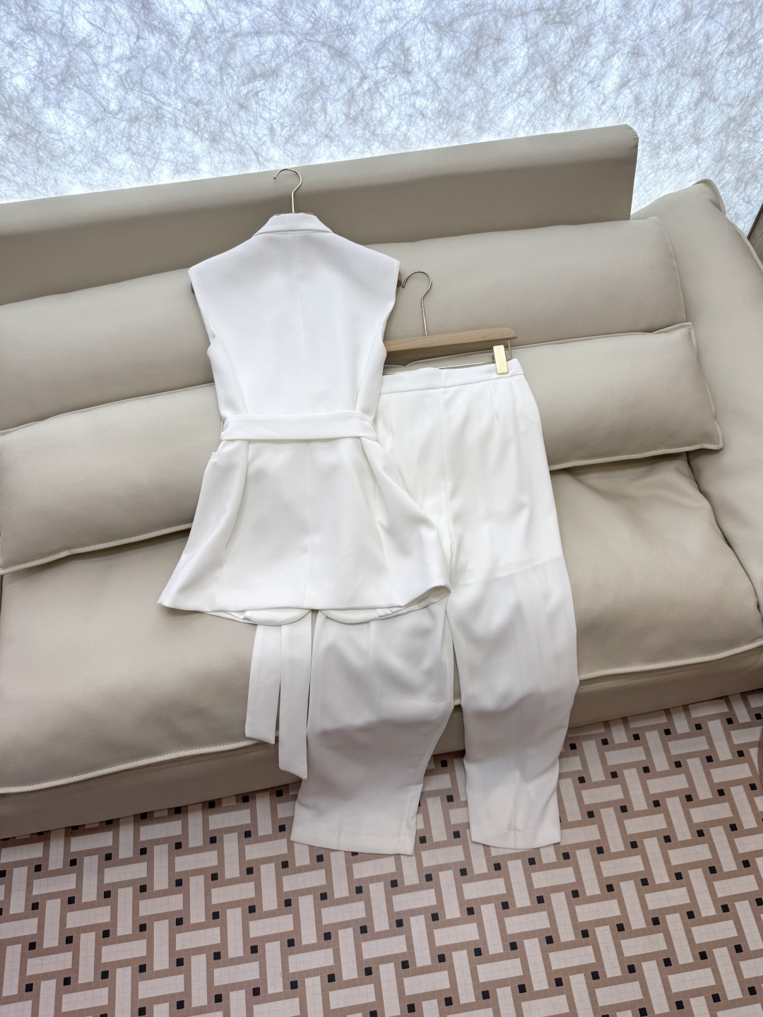 YML045#新款套装⚠️。
Max 醋酸马甲➕长裤 套装 黑色 米白色 36/38/40/42 