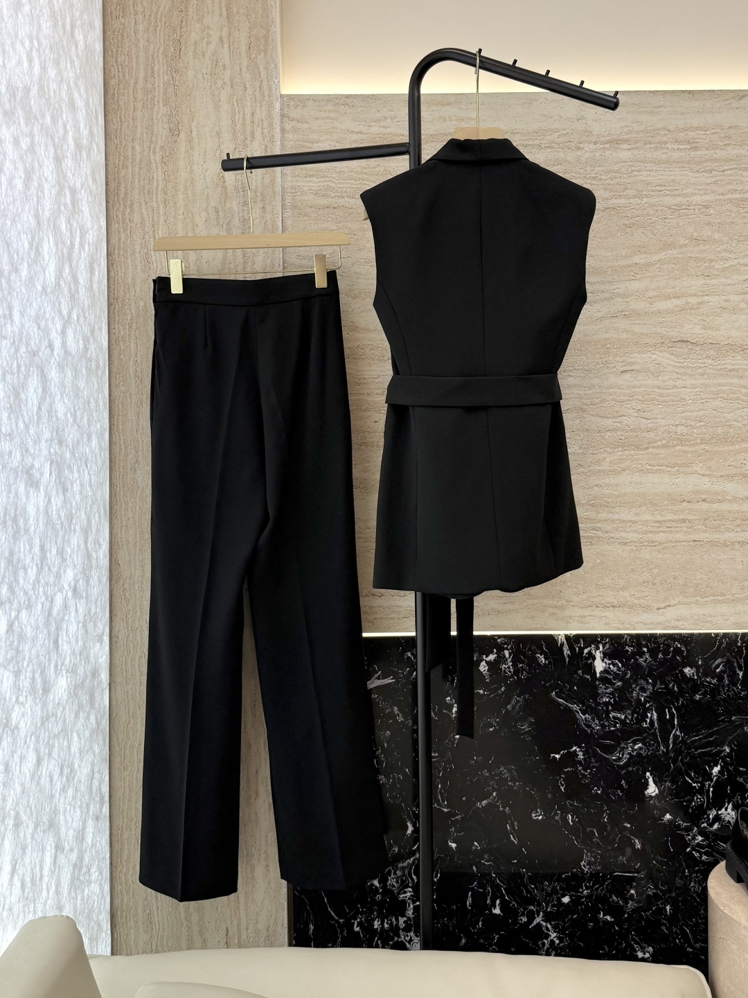 YML045#新款套装⚠️。
Max 醋酸马甲➕长裤 套装 黑色 米白色 36/38/40/42 